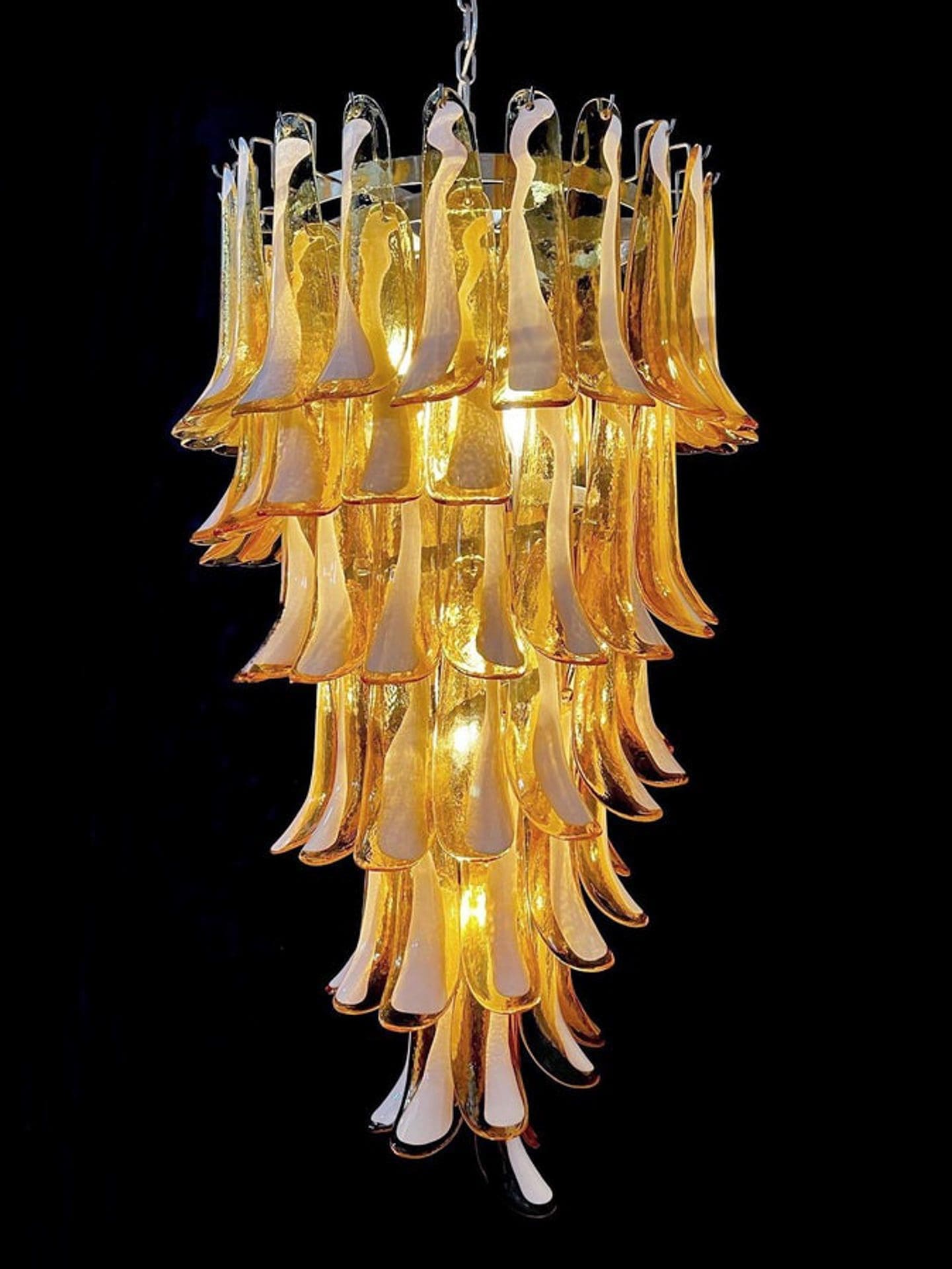 Murano Chandelier – 83 petals – Caramel